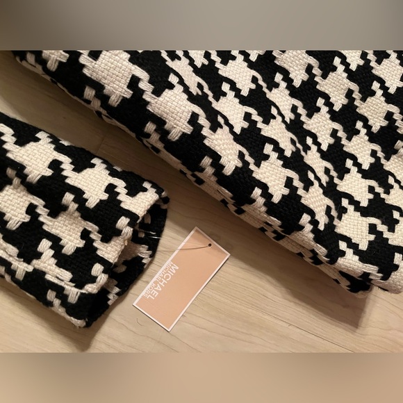 Michael Kors NWT LARGE HOUNDSTOOTH WRAP COAT 🖤🤍VERY RARE NWT COAT! - Picture 8 of 13